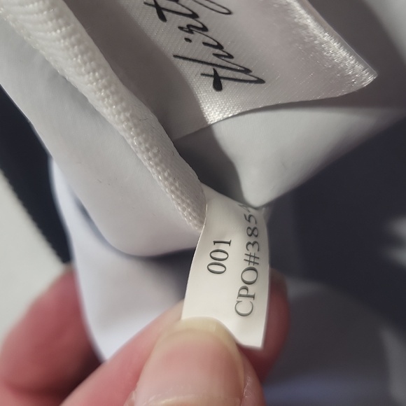 THIRTY-ONE Black White Floral Plastic Lined Zippered Pouch - Picture 11 of 11